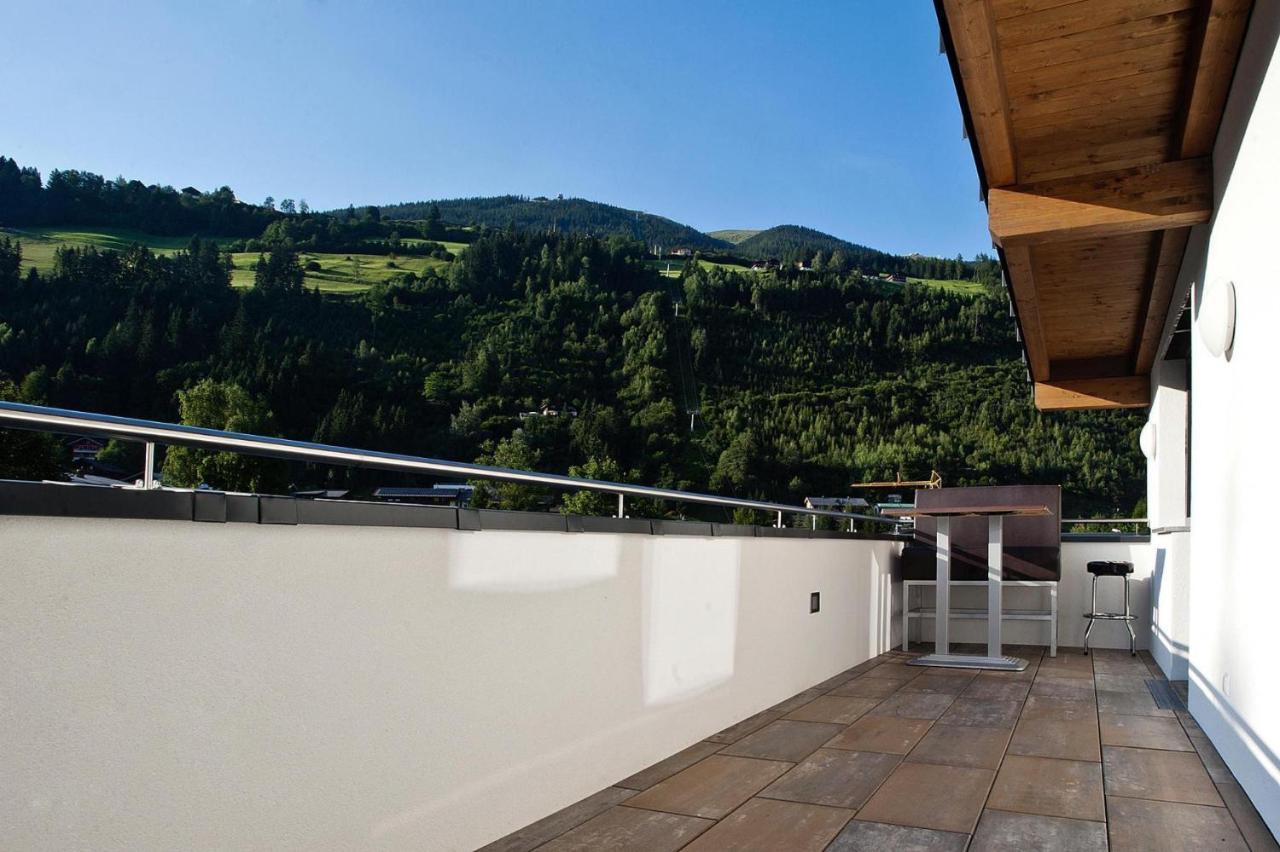 Apartment In Neukirchen With A Carport Neukirchen am Großvenediger Esterno foto